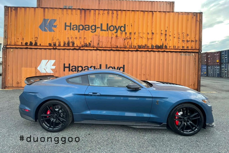 Những thông số này thực sự quá phấn khích đối với những ai yêu thích dòng xe thể thao hiệu suất cao như phiên bản Ford Mustang Shelby GT500 2021. Đồng hành cùng "trái tim" trên là hộp số ly hợp kép 7 cấp với thời gian tăng tốc từ vị trí xuất phát lên 100 km/h chỉ 3,7 giây trước khi đạt tốc độ tối đa 290 km/h.