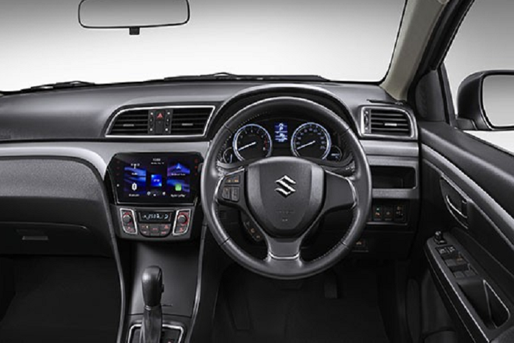 "Việc ra mắt Ciaz mới lần này đáp ứng nhu cầu của khách hàng - những người đang tìm kiếm một chiếc sedan tiết kiệm nhiên liệu với phong cách nổi bật và công nghệ độc đáo của Suzuki. Do đó, tôi tin rằng Ciaz mới sẽ cũng cấp thêm lựa chọn cho những ai đang muốn mua xe giá rẻ. Đây là mẫu xe mang đến giá trị lớn hơn ở cả thiết kế lẫn tính năng", ông Wanlop Tri Rerkngam, giám đốc bán hàng và marketing của Suzuki Thái Lan, phát biểu.