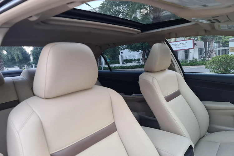 Tuy nhiên, Toyota Camry nhập Mỹ vốn dĩ là dòng xe không dành cho số đông. Sẽ vẫn có nhiều khách hàng yêu thích xe Toyota nhập quan tâm đến dòng xe này, họ sẵn sàng bỏ qua các lựa chọn “đập hộp” xe mới trong tầm giá.