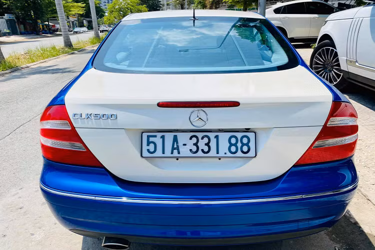 Trong khi hệ thống điều khiển bằng giọng nói Linguatronic đời đầu cũng có trên dòng xe này dưới dạng tùy chọn options đi kèm, hay lốp chống xịt (Run-Flat) và hơn nữa.