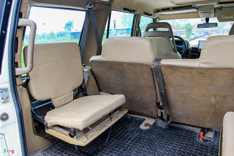 Chiếc Discovery 1996 trong bài được trang bị động cơ xăng V8 3.9L nạp khí tự nhiên, công suất 182 mã lực. Song song đó, xe sử dụng hệ thống treo phụ thuộc, cho khả năng đi đường xấu tốt hơn.