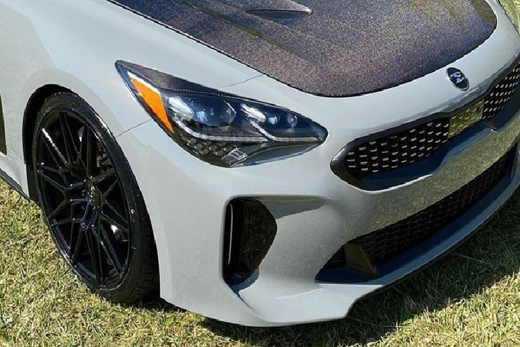 Chiếc xe mui trần Kia Stinger độc nhất vô nhị đã được ra mắt công chúng vào cuối tuần qua trong một video được đăng tải lên trang Instagram và Facebook của đại lý, và nó có thể được coi là một thành công.