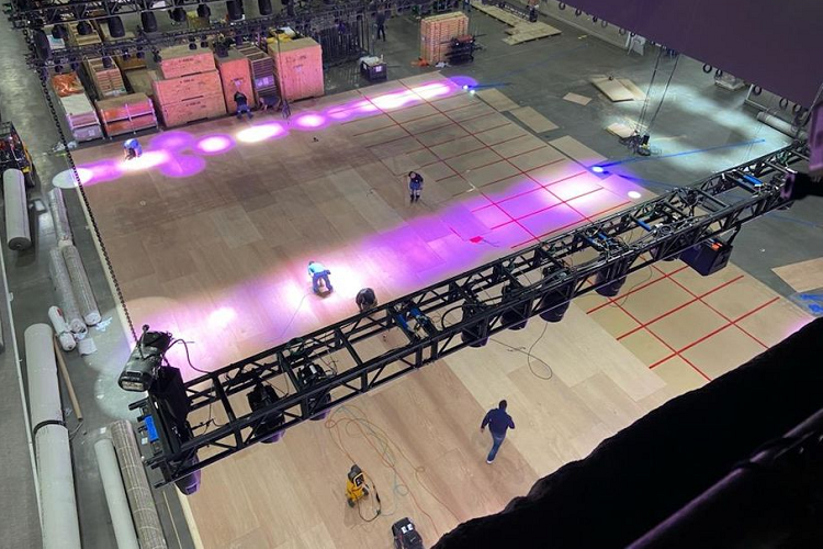 Ngay tại đây, VinFast sẽ ra mắt bộ đôi xe điện VF e35 và VFe e36 - những bước đi khởi đầu cho "tương lai của di chuyển" được VinFast hướng tới với những phương tiện thông minh, an toàn, thú vị và thân thiện với môi trường.