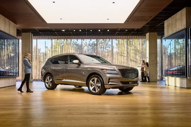 Jay Chang, Giám đốc Toàn cầu của Genesis, cho biết: “ Genesis House của hãng không chỉ là một phòng trưng bày hay một trung tâm trải nghiệm thương hiệu thông thường. Nó là một ốc đảo (oasis) tinh vi, nơi Genesis chia sẻ tới khách hàng những cảm hứng của mình ngay tại trung tâm thành phố New York, cho thế giới thấy rằng chúng tôi là một thương hiệu táo bạo, tiến bộ và mang nét đặc trưng của Hàn Quốc”.