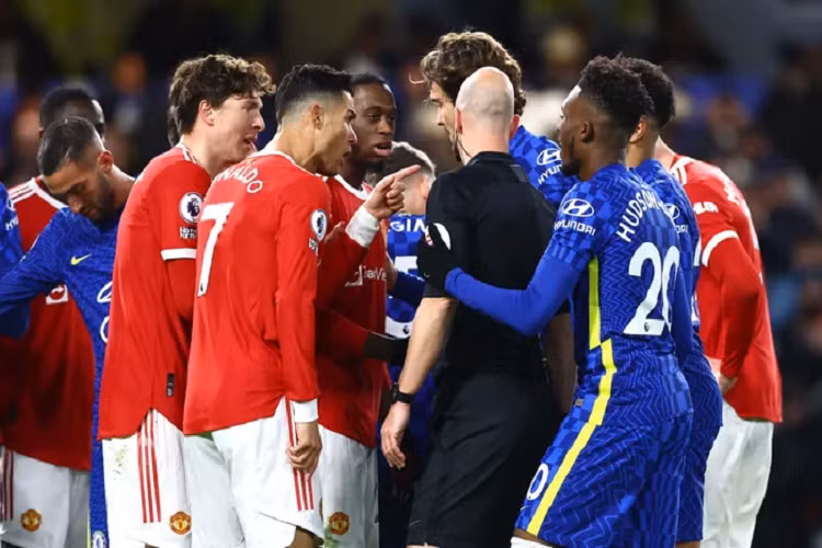 Cựu sao Juventus chỉ được vào sân từ phút 64. Khi thủ quân tuyển Bồ Đào Nha chưa kịp tạo sự khác biệt, MU đã bị gỡ hòa vì sai lầm cá nhân của Aaron Wan-Bissaka ở phút 69. 