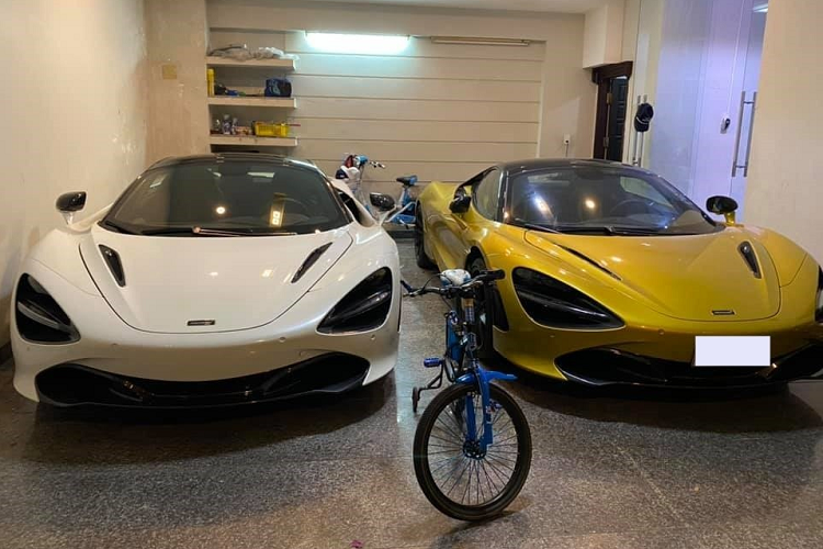 Tuy nhiên, khi biến thành chiếc siêu xe mui trần, McLaren 720S Spider chỉ có thể đạt vận tốc tối đa 325 km/h. Mức giá xe McLaren 720S Spider khi mới về Việt Nam khoảng hơn 23 tỷ đồng.