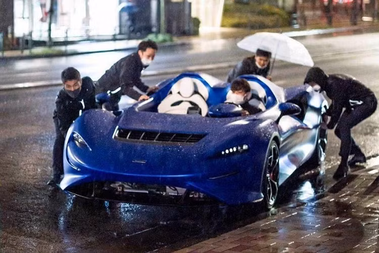 Động cơ V12 lấy từ Ferrari 812 Superfast của Ferrari Monza SP1