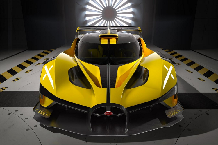 Cũng vì vậy mà phiên bản sản xuất của siêu xe Bugatti Bolide sẽ có trọng lượng 1.450 kg, tăng 210 kg so với phiên bản độc nhất ra mắt vào năm ngoái. Nói cách khác, tỷ số trọng lượng/công suất của Bugatti Bolide sẽ ở mức 0,9 kg/mã lực, vẫn ấn tượng hơn so với con số 0.67 kg/mã lực của mẫu xe concept.