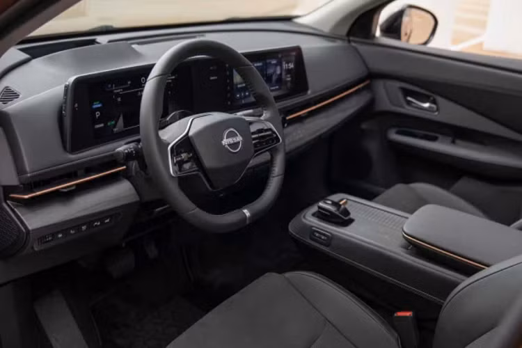 Theo hãng xe Nhật Bản, khoản tín dụng khi quy đổi ra sẽ tương đương với quãng đương 5.000 dặm (hơn 8.000 km), rất có giá trị trong thực tế sử dụng, trong khi phiên bản Venture+ tiêu chuẩn có thể di chuyển quãng đường lên đến 482 km trong 1 lần sạc.