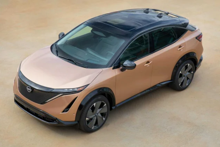 Trên đây là giá khởi điểm chưa bao gồm các gói nâng cấp và Nissan sẽ công bố chi tiết trong thời gian sớm nhất. Hiện tại, khách hàng chỉ có thể đặt trước phiên bản Premiere với các trang bị của phiên bản Evolve+ và được bổ sung tính năng trợ lái ProPilot Assist 2.0, hỗ trợ đỗ xe chủ động ProPilot Park, la-zăng hợp kim 19 inch và ốp ngưỡng cửa với dòng chứ Premiere phát sáng.