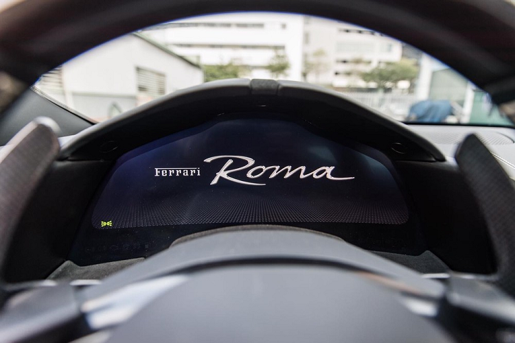 Hiện chiếc siêu xe 4 chỗ ngồi Ferrari Roma độc nhất Việt Nam đang tìm chủ nhân với mức giá được đồn đoán trên 22 tỷ đồng. Trong khi đó, giá xe Ferrari Roma sẽ có mức giá bán từ 21,23 triệu Baht, tương đương 15,9 tỷ đồng tại thị trường Thái Lan.