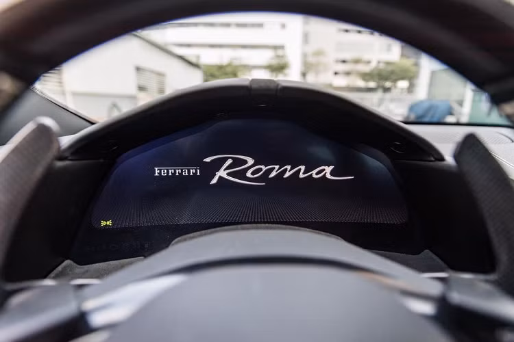 Hiện chiếc siêu xe 4 chỗ ngồi Ferrari Roma độc nhất Việt Nam đang tìm chủ nhân với mức giá được đồn đoán trên 22 tỷ đồng. Trong khi đó, giá xe Ferrari Roma sẽ có mức giá bán từ 21,23 triệu Baht, tương đương 15,9 tỷ đồng tại thị trường Thái Lan.