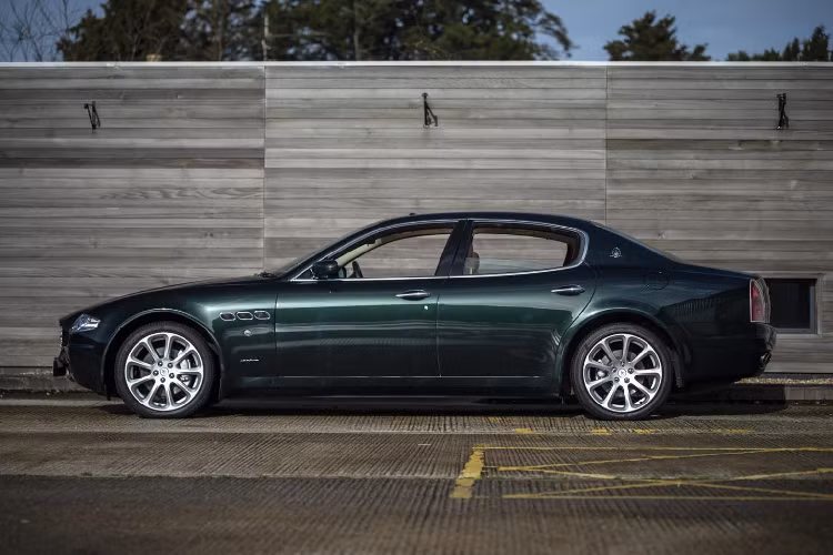 Trong suốt thời gian sản xuất tư năm 2003 đến năm 2012, Maserati đã sản xuất tổng cộng khoảng 25,256 chiếc Quattroporte thế hệ thứ năm. Ngay trong năm 2012, thương hiệu đã trình làng thế hệ thứ 6 và thiết kế này vẫn được duy trì cho đến nay.