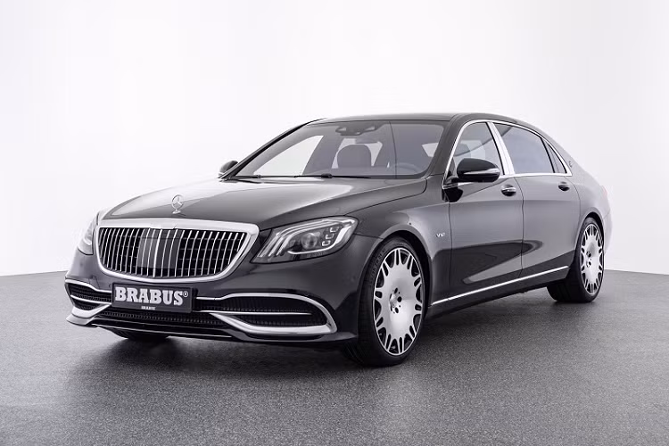 Các dự án phổ biến của Brabus thường xoay quanh những chiếc xe do Mercedes-Benz hay phân nhánh AMG sản xuất. Tuy nhiên, dù không nhiều nhưng Brabus cũng từng “nhúng tay” vào một số mẫu sedan siêu sang Mercedes-Maybach, trong đó bao gồm cả chiếc S650 vừa được rao bán.