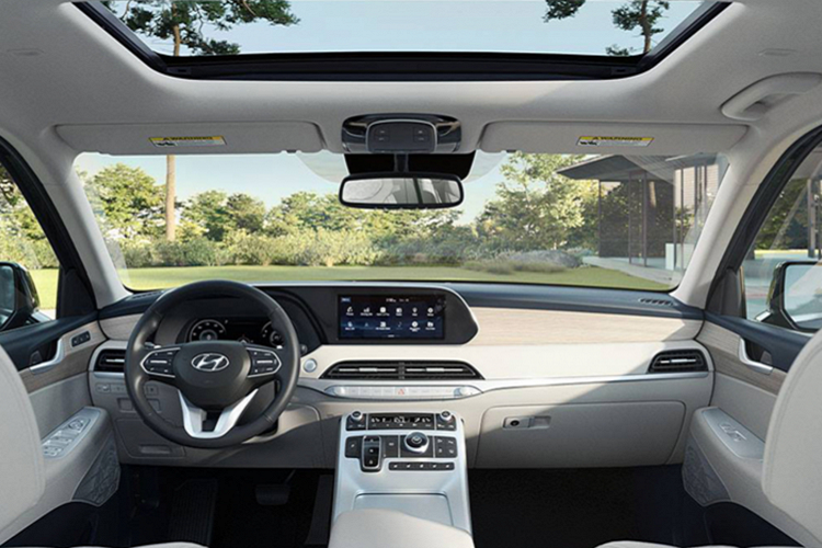 Theo tìm hiểu, lô xe Hyundai Palisade mà TC Motor nhập về đều thuộc phiên bản máy dầu 2.2L tăng áp CRDi cho công suất tối 199 mã lực và mô men xoắn cực đại 440Nm. Sử dụng kết hợp với hộp số tự động 8 cấp (8AT) và hệ dẫn động bốn bánh toàn thời gian HTRAC.