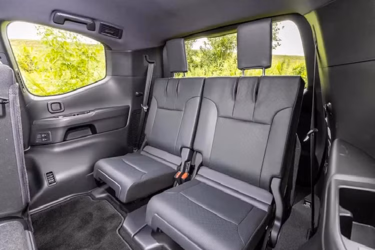 Nhìn chung, phiên bản Land Cruiser GR Sport 2022 khó có thể được phân phối chính hãng tại thị trường Việt. Các khách hàng muốn sở hữu phiên bản này phải chờ đợi một thời gian, sau khi Land Cruiser GR Sport 2022 được phân phối ở thị trường Trung Đông.