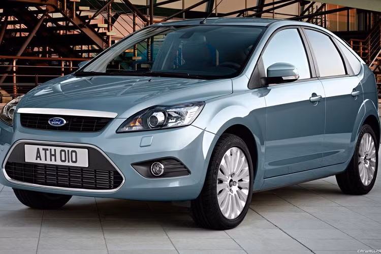 Mẫu xe tiếp theo thường được tỷ phú Bill Gates sử dụng hàng ngày là Ford Focus đời 2008. Đây cũng là mẫu xe có giá trị thấp nhất trong bộ sưu tập xe của tỷ phú công nghệ nước Mỹ. Bên cạnh đó, ông còn có trong tay một số mẫu xe ít dùng đến từ những thương hiệu như Mercedes-Benz hay Jaguar...