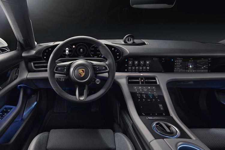 Được biết, một lý do nhỏ khiến tỷ phú Bill Gates lựa chọn Porsche Taycan thay vì mẫu xe đối thủ có xuất xứ từ Mỹ là Tesla Model X tới từ việc mối quan hệ giữa ông và tỷ phú Elon Musk, người đứng đầu của Tesla không thực sự hoà hợp.