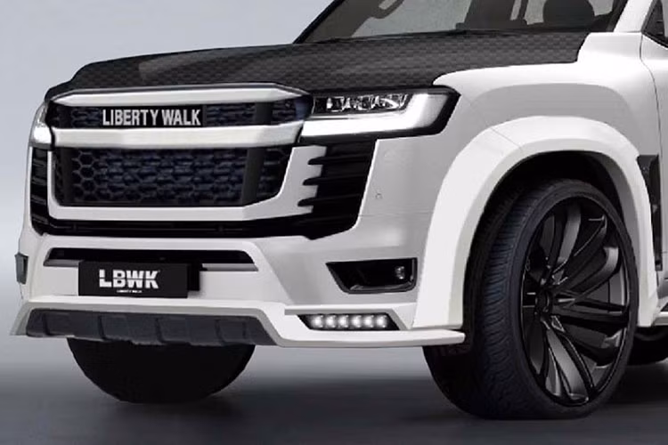 Gói nâng cấp của Liberty Walk độ Toyota Land Cruiser 300 chỉ bao gồm các chỉnh sửa nhẹ nhàng - khác hẳn với phong cách táo bạo thường thấy trên các sản phẩm khác của LB, nhưng chừng đó cũng đủ để chiếc SUV địa hình trở nên nổi bật và cá tính hơn.