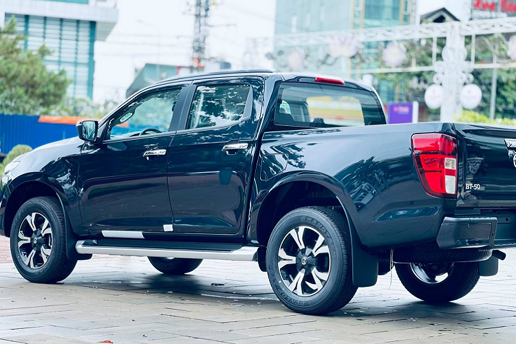 Ở thế hệ cũ, Mazda BT-50 là mẫu xe khá kén khách trong phân khúc bán tải cỡ trung tại thị trường Việt. Chính vì thế, Mazda BT-50 thế hệ mới được kỳ vọng sẽ hấp dẫn khách hàng mua bán tải cỡ trung hơn, đồng thời cải thiện về doanh số.