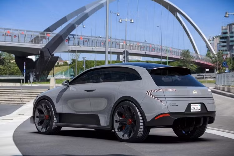 Cự li nói trên là đủ để giải phóng chiếc xe khỏi sự phụ thuộc vào những điểm sạc điện, ít nhất là trong các tình huống lái xe đô thị mỗi ngày. Tính năng này sẽ khiến Humble One trở nên cực kỳ hấp dẫn.