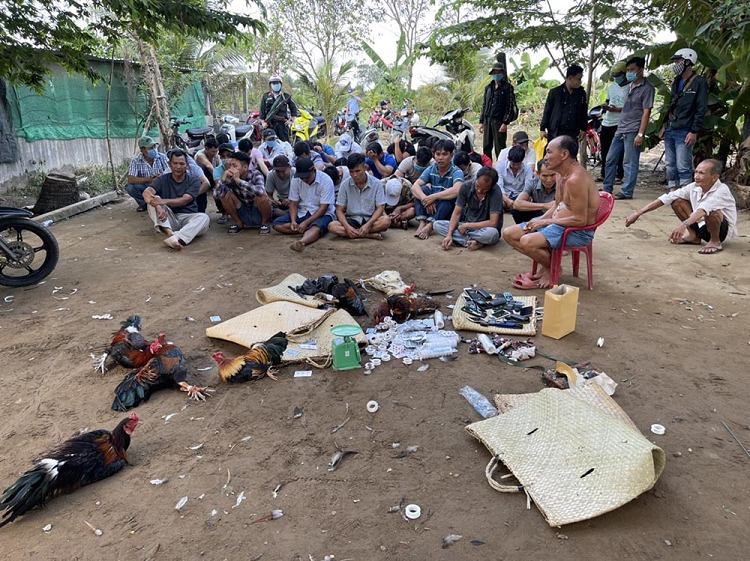 Triet pha loat diem danh bac bat giu 100 nam nu, thu gan 1 ty dong-Hinh-4