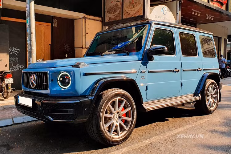 Dòng sơn đắt hơn nữa là "G Manufaktur designo bright" với giá lên tới 199 triệu đồng, bao gồm Nâu Mystic Brown, Xanh dương Mystic Blue và Trắng Opalite White.