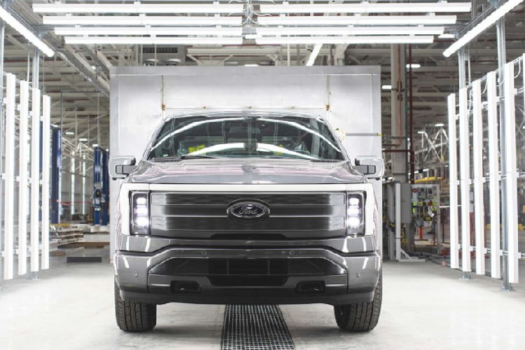 Ford F-150 Lightning chay dien 