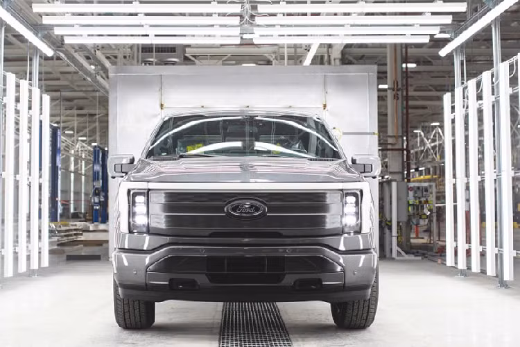 Ford F-150 Lightning chay dien 