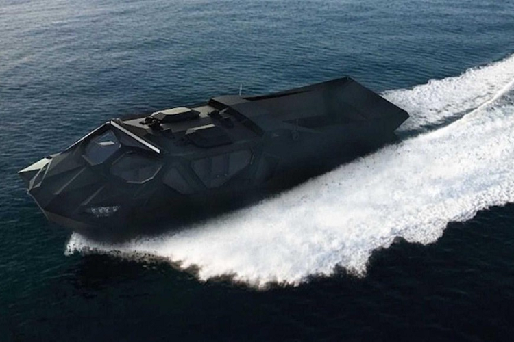 Trước hết, Storm chạy bằng một hệ thống truyền động hybrid với cự li di chuyển xa. Khi kích hoạt bộ mở rộng phạm vi động cơ diesel, nó có thể chạy từ 18-36 giờ ở chế độ hybrid. Hơn nữa, nó cũng có thể hoạt động ở chế độ chạy điện hoàn toàn trong tối đa 3,5 giờ, tùy thuộc vào tốc độ của xe.