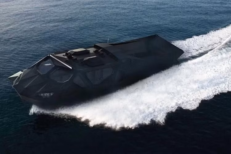 Trước hết, Storm chạy bằng một hệ thống truyền động hybrid với cự li di chuyển xa. Khi kích hoạt bộ mở rộng phạm vi động cơ diesel, nó có thể chạy từ 18-36 giờ ở chế độ hybrid. Hơn nữa, nó cũng có thể hoạt động ở chế độ chạy điện hoàn toàn trong tối đa 3,5 giờ, tùy thuộc vào tốc độ của xe.