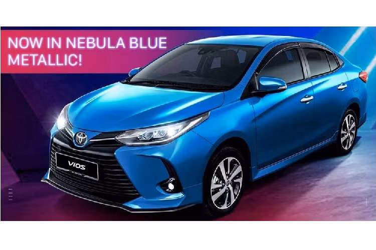 Toyota Vios bản nâng cấp đã chính thức trình làng tại thị trường Malaysia vào hồi tháng 11 năm ngoái. Sau hơn 1 năm, hãng Toyota tiếp tục bổ sung phiên bản mới cho dòng sedan cỡ B này ở Malaysia. Bước sang phiên bản 2022, Toyota Vios không thay đổi về thiết kế so với trước. Thay vào đó, hãng Toyota chỉ mang đến màu sơn ngoại thất mới cho xe.