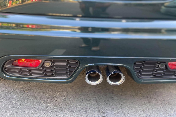 Hiện chưa rõ Cường Đô la bỏ ra bao nhiêu tiền để sắm mẫu xe MINI John Cooper Works mui trần. Chỉ biết rằng, giá xe MINI Cooper tại Việt Nam dành cho phiên bản John Cooper Works Convertible chính hãng là 2,5 tỷ đồng cho xe mới. Còn chồng Đàm Thu Trang mua lại chiếc xe này.