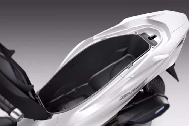 PCX 2021 sẽ có mặt tại các đại lý Honda ở Bắc Mỹ vào tháng 3. Mức giá xe ga Honda PCX 2021 bán 3.800 USD cho bản tiêu chuẩn và 4.000 USD cho bản được trang bị ABS.