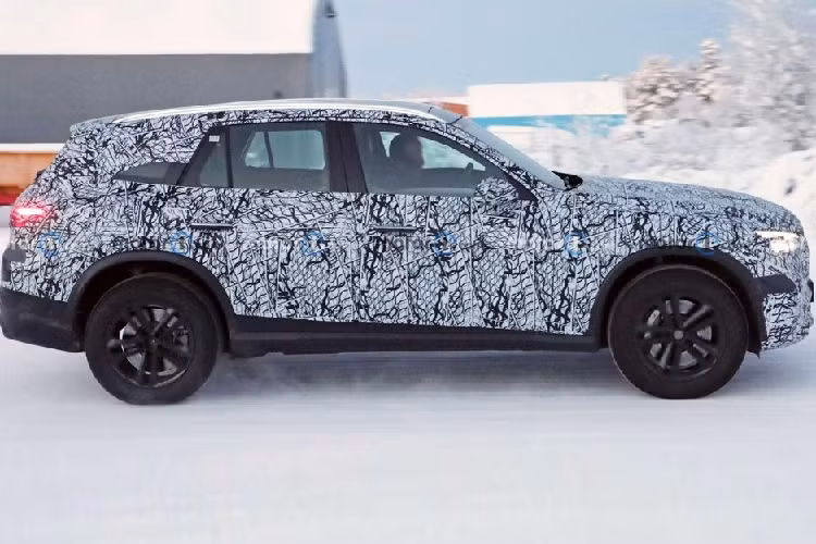 Đầu tiên là động cơ xăng tăng áp, dung tích 1.5L với công suất tối đa 168 mã lực và mô-men xoắn cực đại 250 Nm khi dùng cho Mercedes-Benz C180 2022. Con số tương ứng của động cơ này khi được trang bị cho Mercedes-Benz C200 2022 là 201 mã lực và 300 Nm. Trong khi đó, Mercedes-Benz C300 2022 dùng động cơ xăng tăng áp, dung tích 2.0L với công suất tối đa 255 mã lực và mô-men xoắn cực đại 400 Nm.