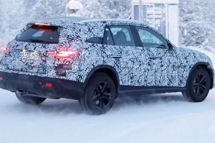 Tiếp đến là động cơ diesel dung tích 2.0L với công suất tối đa 197 mã lực và mô-men xoắn cực đại 440 Nm trên Mercedes-Benz C220d 2022. Con số tương ứng của động cơ này trên Mercedes-Benz C300d 2022 là 261 mã lực và 550 Nm.