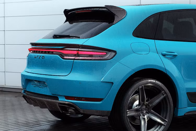 Ngoài ra, TopCar cũng có niêm yết giá bán lẻ của từng chi tiết độ để khách hàng có thể đặt mua những bộ phận cần thiết. Mức giá này cho một bộ nâng cấp cùng nhiều chi tiết được cho là có phần “mềm” hơn so với những gói nâng cấp từ một số thương hiệu độ xe nổi tiếng khác.