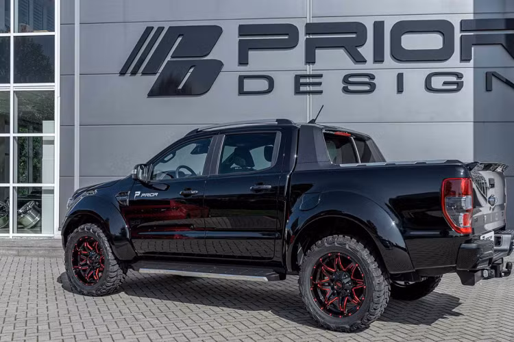 Ngoài ra, người dùng còn có thể lựa chọn gói độ thân được làm hoàn toàn từ sợi carbon, tuy nhiên chi phí sẽ tăng đáng kể.