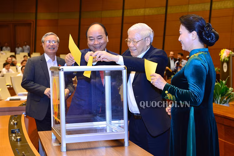 La phieu Dai hoi 13 va tieng vong 75 nam doi ve-Hinh-2