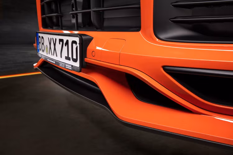 Bộ vành mâm được đúc và có đường kính lên đến 23 inch, mang đến nhiều kiểu hoàn thiện và kết hợp màu sắc khác nhau. Bộ mâm xe được thiết kế để tương thích với các bộ chèn spacer từ hãng độ cũng như kẹp phanh được sơn màu nổi bật