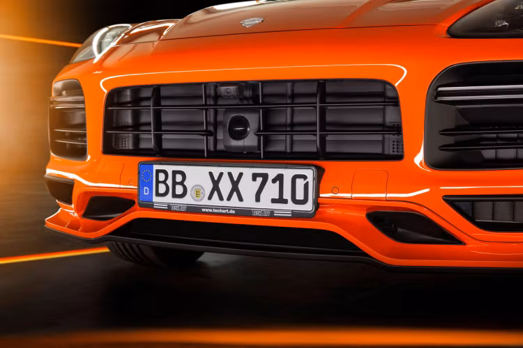 Nhờ đó, Porsche Cayenne GTS của Techart có khả năng tăng tốc từ 0-100km/h trong vòng 3,6 giây trước khi đạt tốc độ tối đa 300km/h. Ở nguyên bản, thông số này rơi vào mức 4,5 giây cho thời gian bứt tốc cũng như tốc độ tối đa ở mức 268km/h.