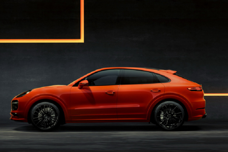 Bên trong khoang cabin, Techart cung cấp hàng loạt những gói điều chỉnh cho nội thất Cayenne. Khách hàng có quyền tùy chọn từ hàng tá chất liệu da khác nhau, vô lăng được thiết kế riêng.