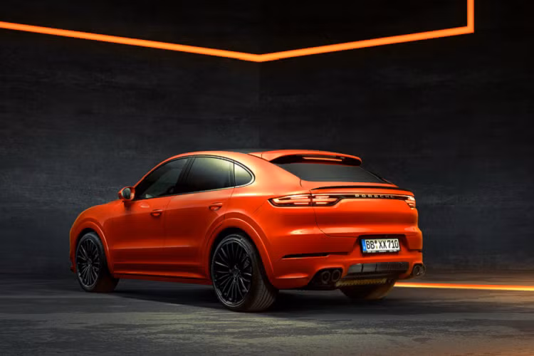 Sản phẩm mới nhất mà Techart vừa cho ra mắt là gói độ Powerkit dành cho Porsche Cayenne GTS độ. Với gói nâng cấp này, chiếc SUV có mức tăng công suất lên 631 mã lực (640 PS) và momen xoắn cực đại 870Nm so với phiên bản GTS tiêu chuẩn 454 mã lực/620Nm - tăng 177 mã lực và 250 Nm sức kéo so với mô hình tiêu chuẩn.