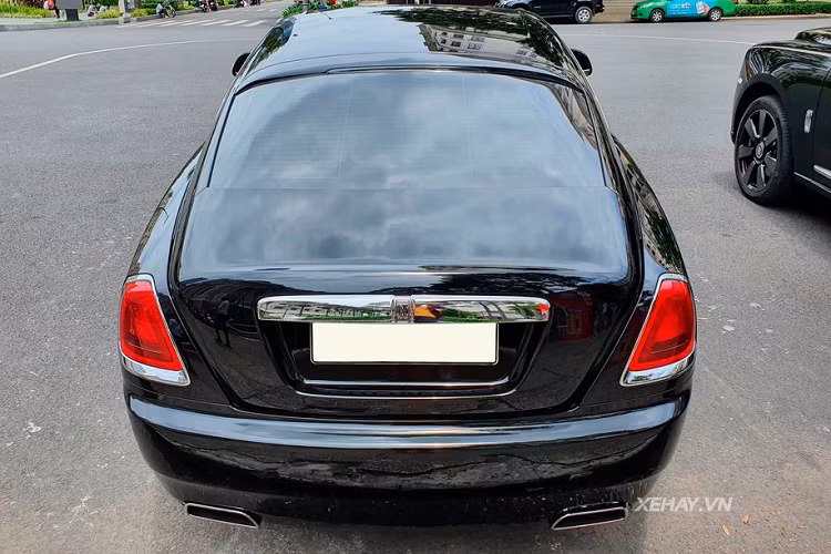 Về thiết kế tổng thể, Rolls-Royce Wraith series II sở hữu những đường nét thiết kế mang đậm giá trị lâu đời của thương hiệu xe siêu sang Anh Quốc. 