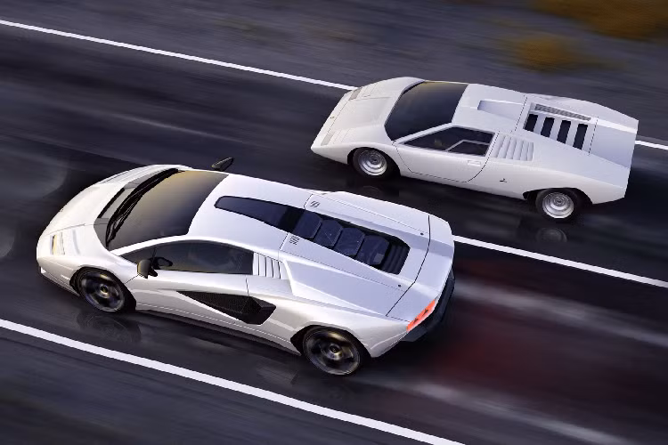 Countach LPI 800-4 chia sẻ nhiều công nghệ vận hành với Sian FKP 37. Khối động cơ đốt trong V12 dung tích 6.5L sản sinh công suất tối đa 785 mã lực và mô-men xoắn 720 Nm. Trong khi đó, động cơ hybrid với bộ pin điện lithium-ion 48 V sản sinh công suất tối đa 34 mã lực và mô-men xoắn 35 Nm. Cấu trúc này chỉ nặng 34 kg.