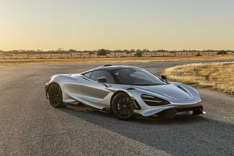 Chi phí đế Hennessey nâng cấp McLaren 765LT là 24.950 USD (khoảng hơn 556 triệu đồng), chưa kể giá xe nguyên bản là 358.000 USD.