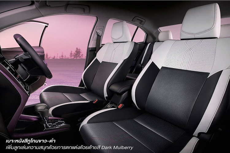 Thêm vào đó là hệ thống điều hòa với lọc không khí mới, có thể lọc bụi mịn PM 2.5, kính lái cách âm và cách nhiệt mới cũng như camera 360 độ, mang đến tầm nhìn tốt hơn cho người lái. Chưa hết, Toyota Yaris Ativ PLAY và Yaris PLAY 2021 tại Thái Lan còn có hệ thống Play Connect Car Telematics, hỗ trợ cả hệ điều hành Android và iOS.