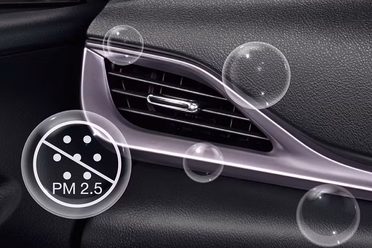 Nằm bên dưới nắp ca-pô xe vẫn là khối động cơ xăng 4 xi-lanh, dung tích 1,2 lít, sản sinh công suất tối đa 92 mã lực cùng mô-men xoắn cực đại 109 Nm. Sức mạnh được truyền tới cầu trước thông qua hộp số Super CVT-i, giúp xe chỉ tiêu thụ lượng xăng trung bình 23,3 km/lít (khoảng 4,29 lít/100 km). Cuối cùng là gói công nghệ an toàn Toyota Safety Sense, bao gồm hệ thống ngăn va chạm sớm, cảnh báo chệch làn đường và cảnh báo chuyển làn đường. 