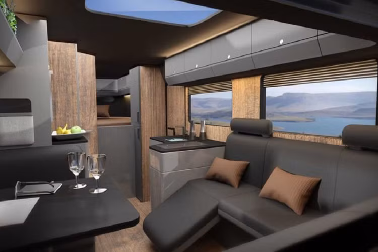 Ở bên trong, Badger có chỗ ngủ chính cho 2 người, một khu vực phụ bổ sung thêm một chỗ ngủ và một phòng tắm. Badger LT hoàn toàn mới sẽ lớn hơn một chút với trục cơ sở dài hơn, trần xe cao hơn và có đủ chỗ ngủ cho 4 người. Badger LT sẽ vừa với những chiếc SUV như G-Class, Jeep Gladiator và Land Rover Defender đời cũ.