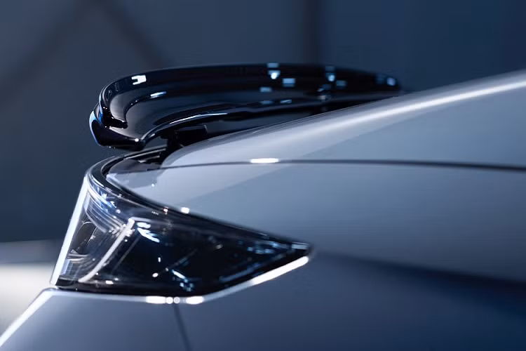 Được xây dựng dựa trên Honda S660 Modulo X, phiên bản này vẫn sẽ có hệ thống treo điều chỉnh 5 cấp độ, hệ thống phanh thể thao. Mẫu xe này cũng có cản trước thể thao hơn, hệ thống ống xả được đặt ở giữa, cánh gió sau chủ động và bộ mâm nhôm 15 inch ở phía trước, 16 inch ở phía sau.